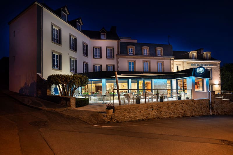 L'hôtel Belle Vue à Fouesnant avec sa salle de restaurant