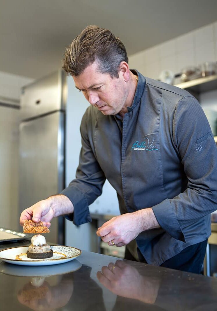 Chef du restaurant à Fouesnant entre Quimper et Concarneau
